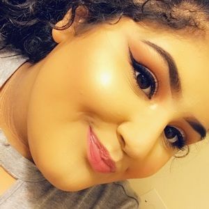 Meet your Posher, Naomie